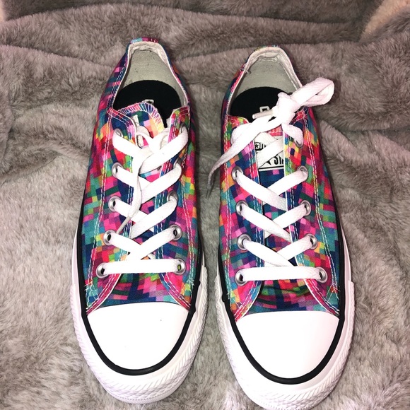 Converse like new multi color low tops - Picture 3 of 7
